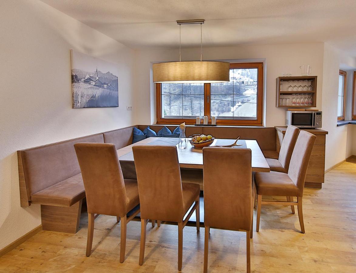 Hotel Garni Fiegl Apart Sölden Habitación foto